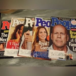 LOT of 5 people's magazines Bruce Willis Lizzo William Kate